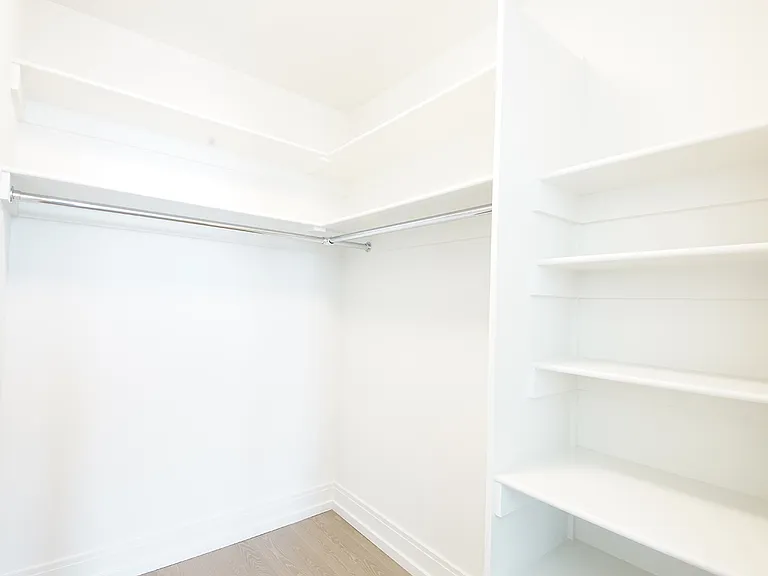 555 10th Ave #52B — Photo 6