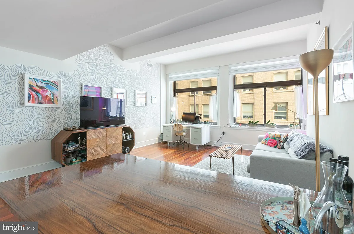 Building Photo - 1500 Chestnut St #12C
