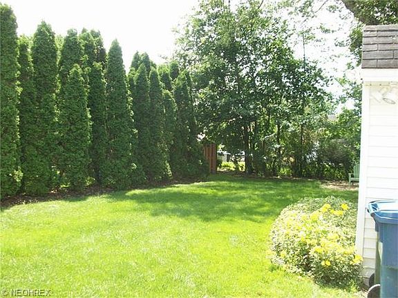 2nd image of 21349 Cromwell Ave