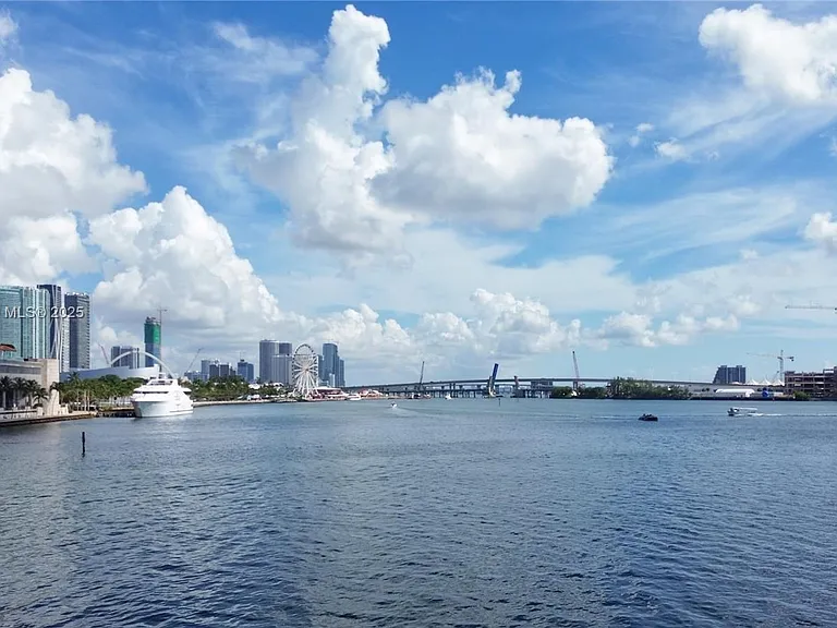 848 Brickell Key Dr #306 — Photo 38