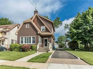 63 Kane Ave, Hempstead, NY 11550