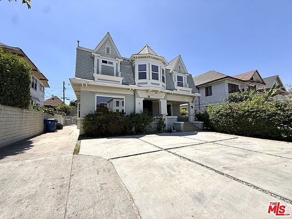 2nd image of 1333 Arapahoe St