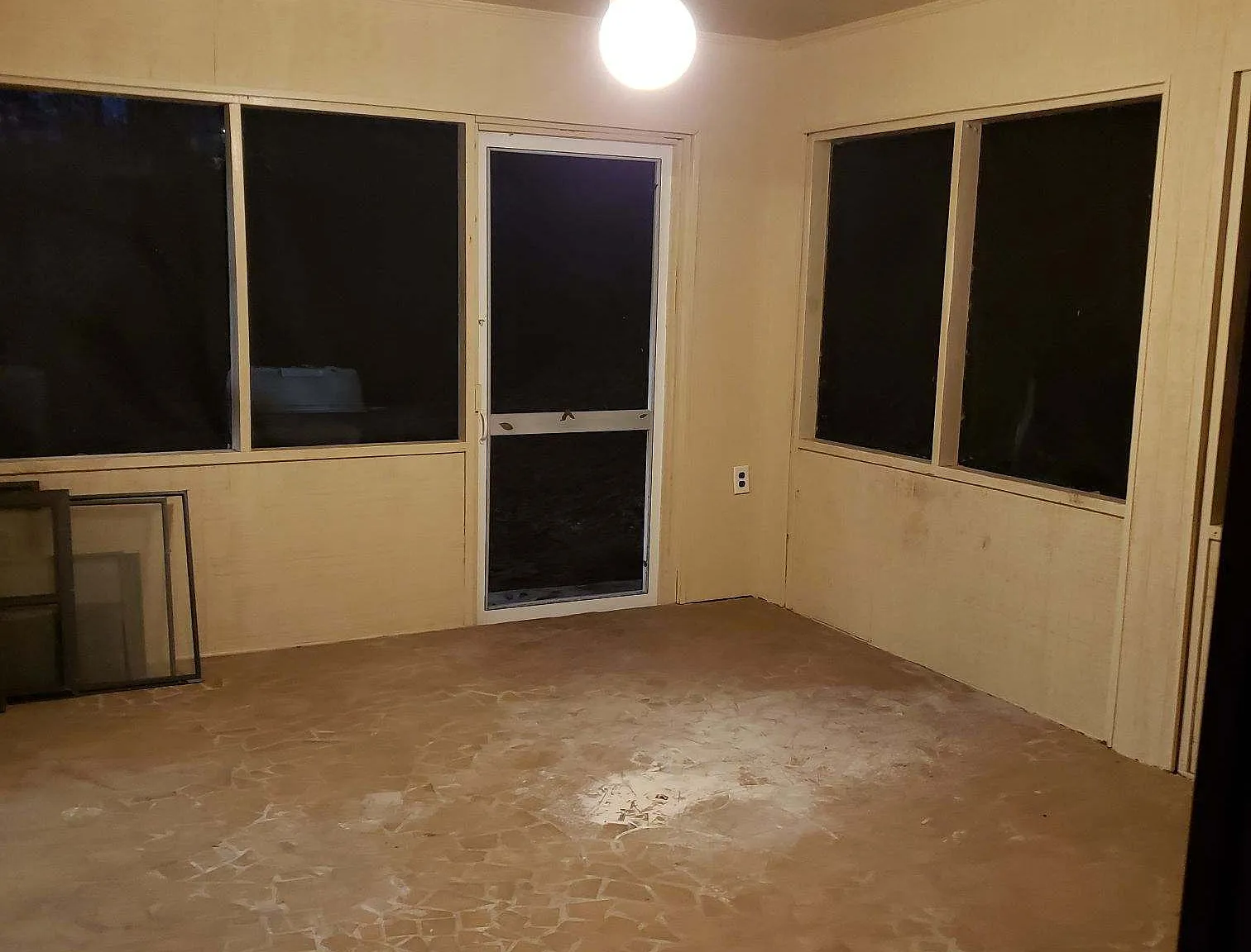 3 bed, 1.5 bath, 1404 sqft, $1,500 — Photo 1