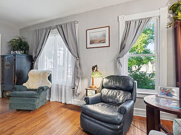 3rd image of 514 W Green St