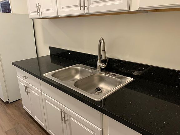 3rd image of 130 N Westmoreland Ave #203B