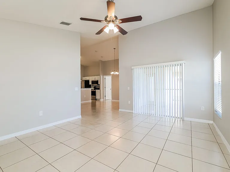 431 Peppermill Cir — Photo 4