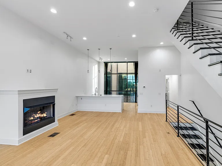 3200 Thomas Ave — Photo 13