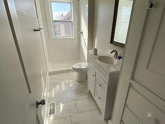 2nd image of 12507 Franklin Blvd APT 3