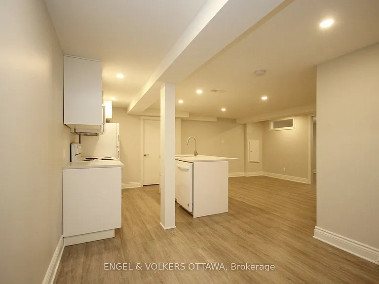2073 Alton St #B — Photo 6
