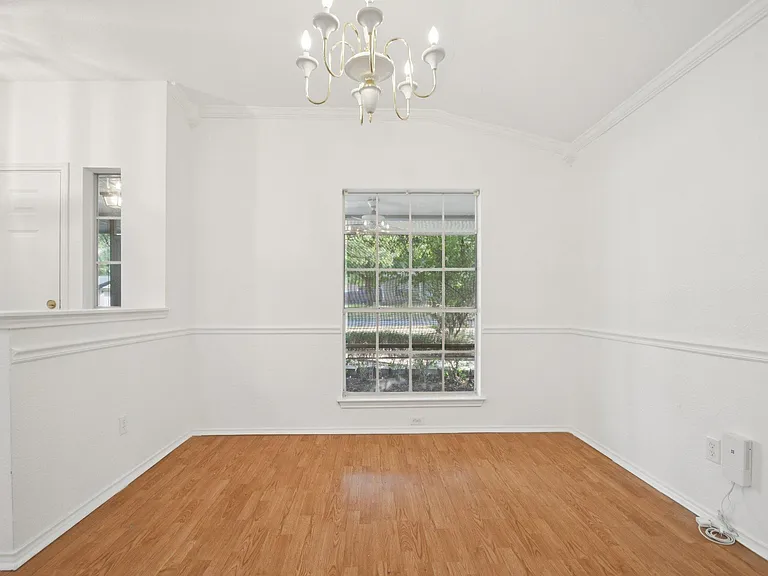 1300 Leah Ln — Photo 11