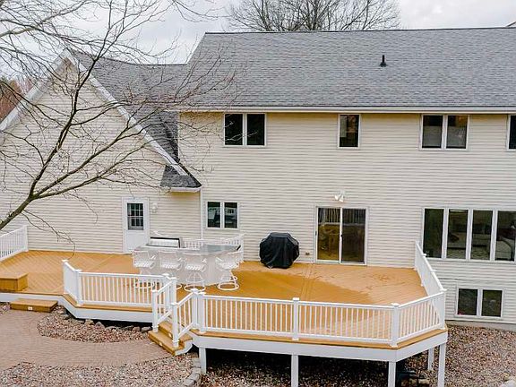 4th image of 4001 Crestwood Dr