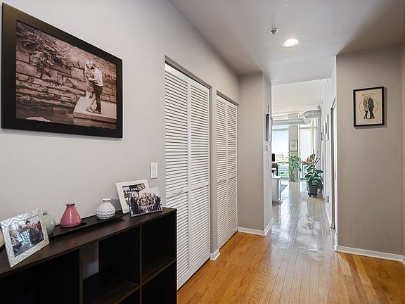 3rd image of 1819 S Michigan Ave Unit 702