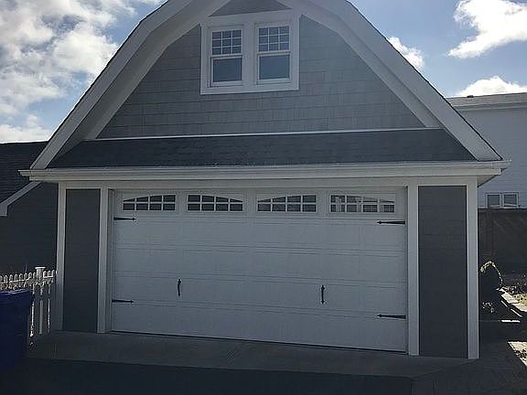 Oversized garage with walkup
