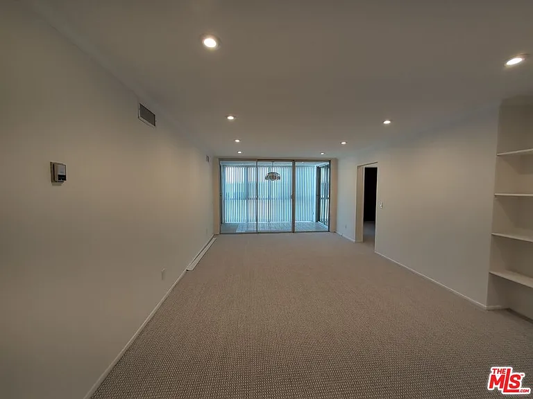 415 Montana Ave #203 — Photo 17