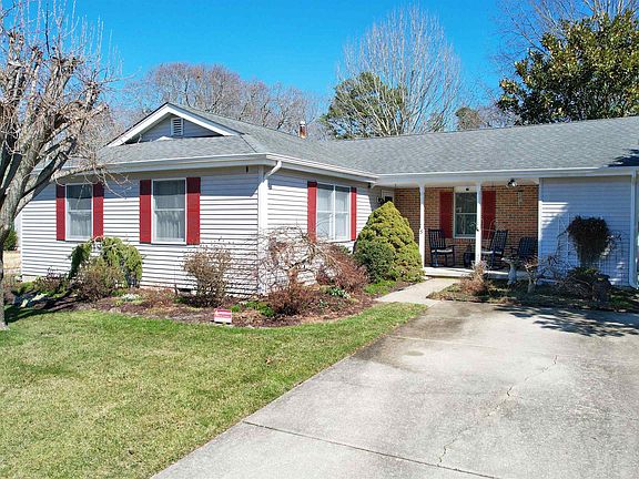 2nd image of 8 Renee Dr