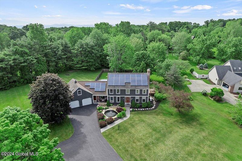 2nd image of 16 Cobblestone Drive