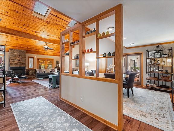 4th image of 2941 S College Dr