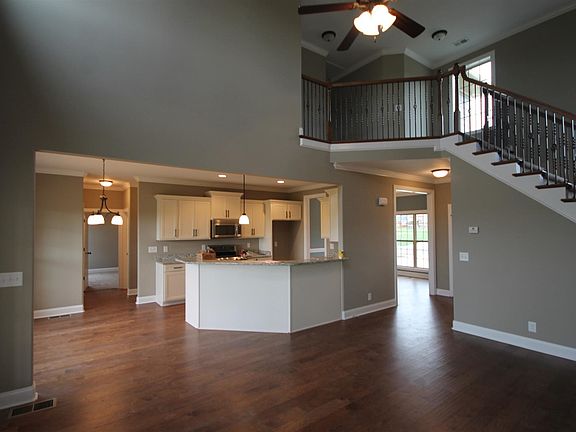 4th image of 1583 Edgewater Ln