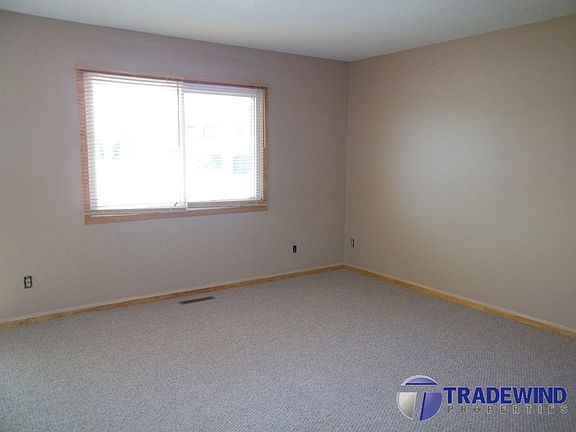 5th image of 625 E 143rd St