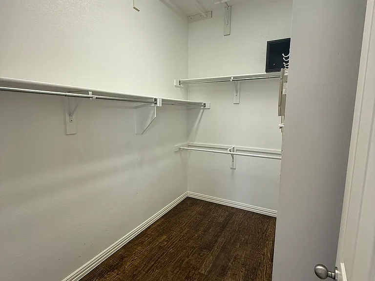 2200 Stone Creek Dr — Photo 17