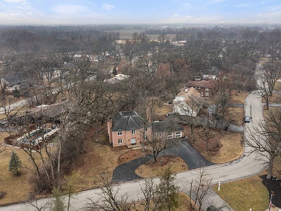 3rd image of 30 Strauss Ln