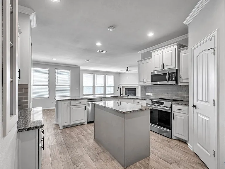719 Minuteman Rd — Photo 3