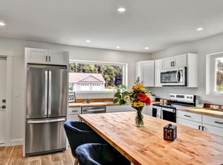 10 White Pine Dr, Augusta, ME 04330