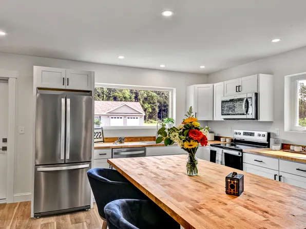 10 White Pine Drive, Augusta, ME 04330