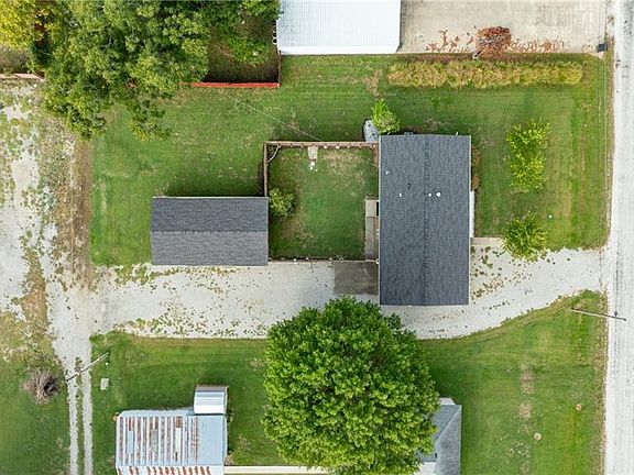 5th image of 807 W Magnolia St