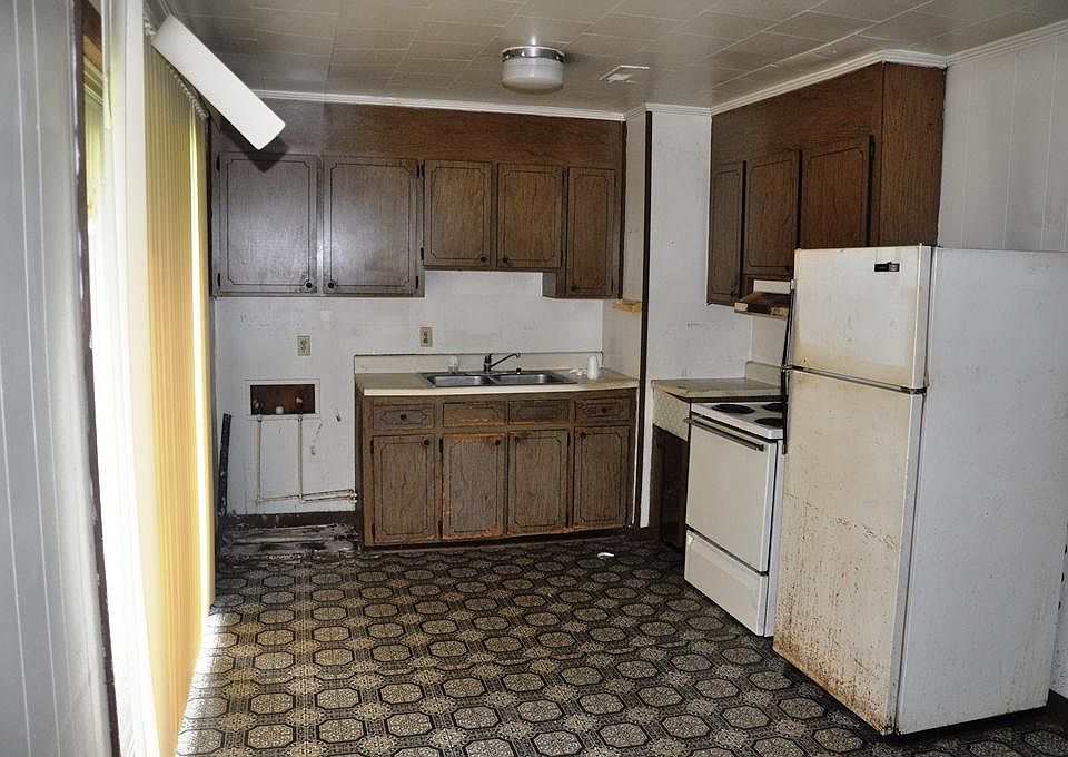 2nd image of 200 Bennicker Ln