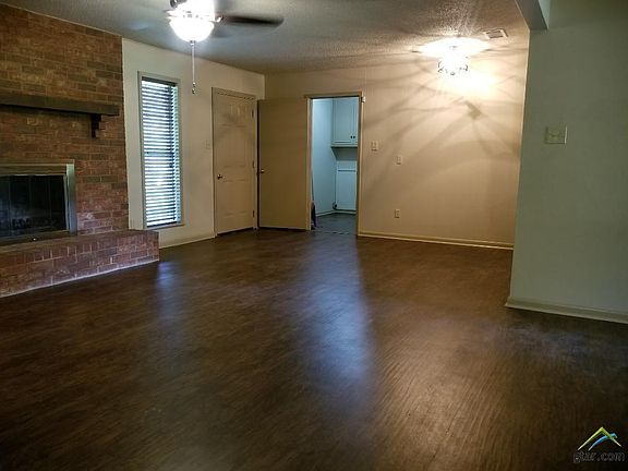 5th image of 205 Lexington St