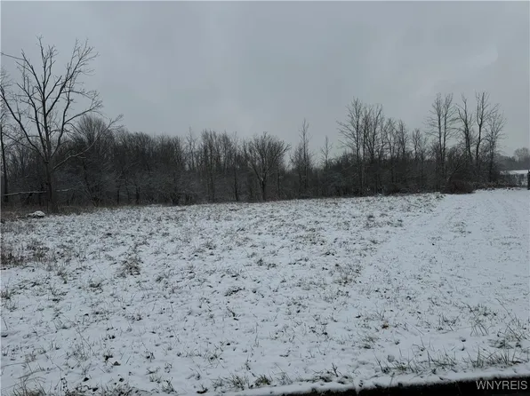 405 Elmwood Ave #109, Lockport, NY 14094