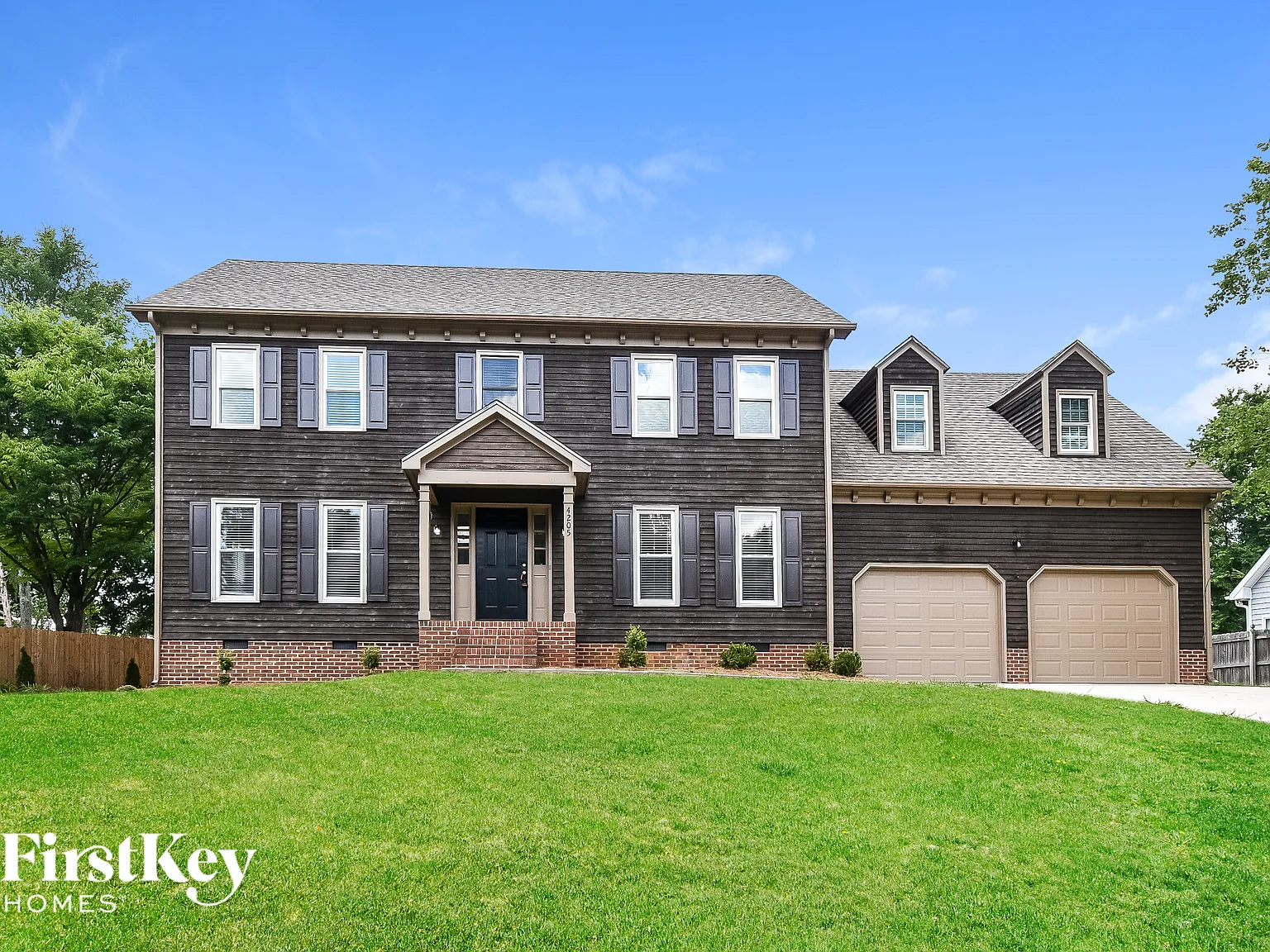 4 bed, 2.5 bath, 2800 sqft, $2,690 — Photo 1