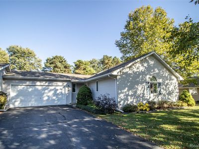11655 Hawthorne Glen Dr, Grand Blanc, MI, 48439