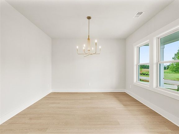 4th image of 145 Willoughby Way