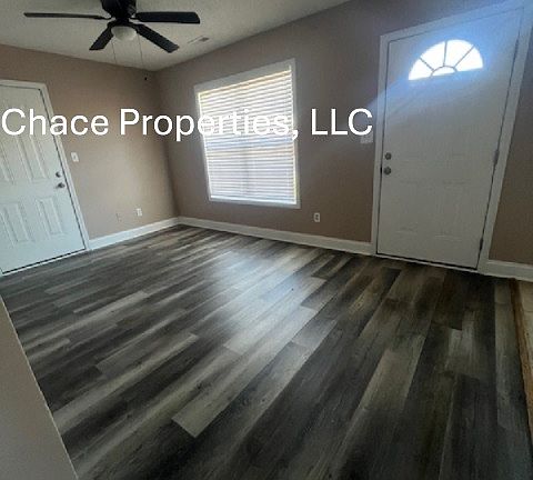 3rd image of 915 Blair St APT M