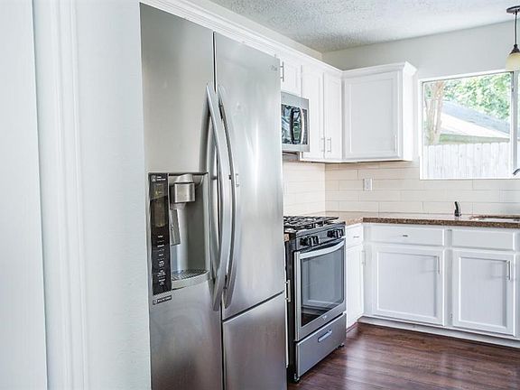 5th image of 12310 Exbury Ct