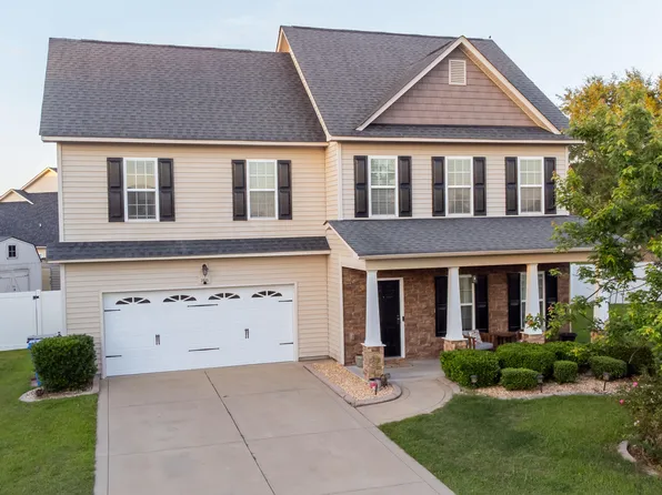 2805 Deepwater Ct, Fayetteville, NC 28306