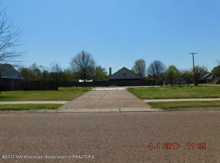 2795 Waverly Dr, Horn Lake, MS 38637