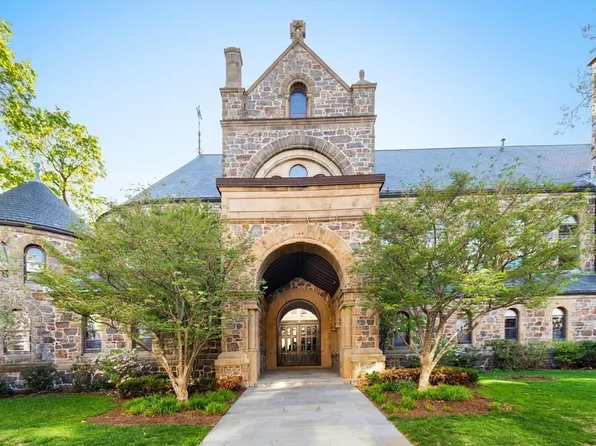 90 Park St APT 24, Brookline, MA 02446