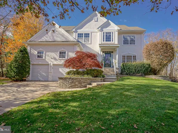 6 Sylvan Ct, Delran, NJ 08075