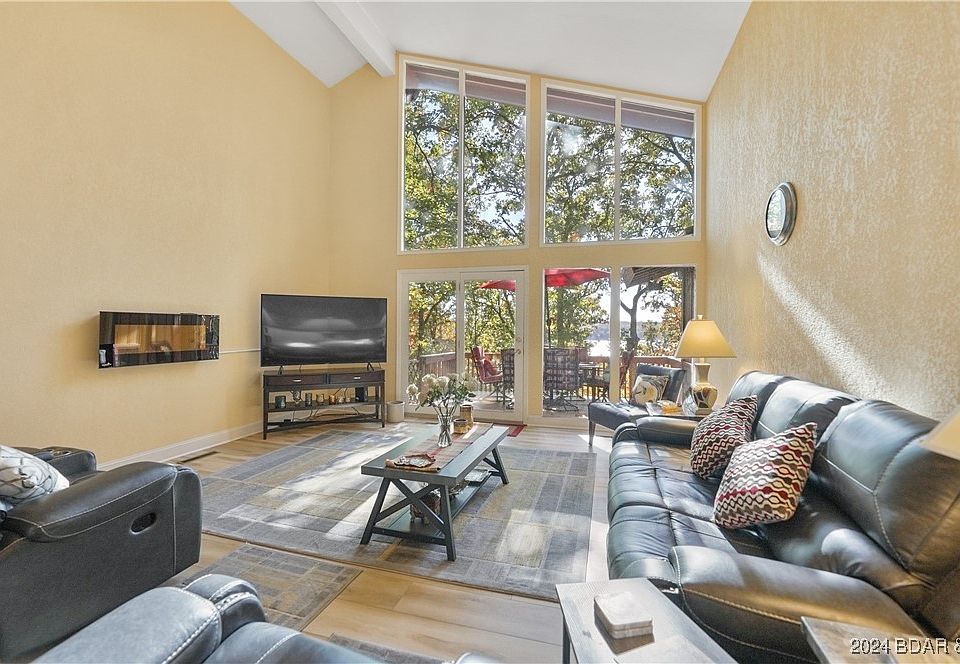 1st image of 334 Staniel Cay Dr
