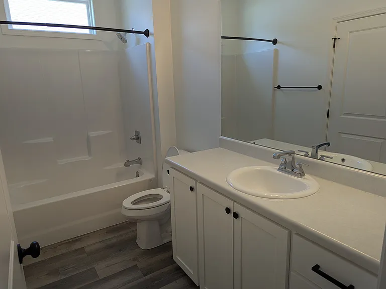 113 Edgefield Rd — Photo 52