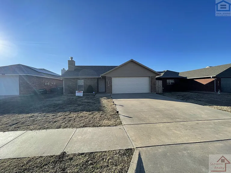 4416 SW Hickory Ln — Photo 1