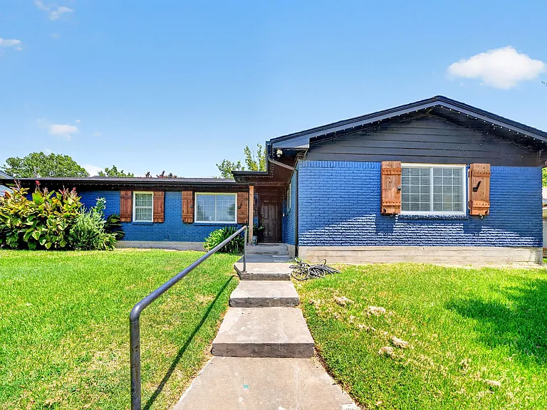 505 Whittle Way — Photo 46