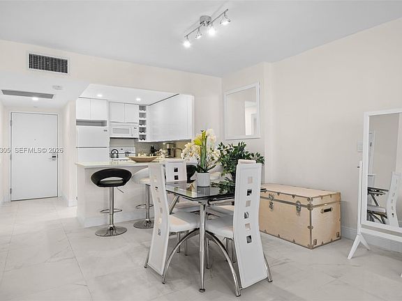 3rd image of 2301 Collins Ave APT 1014