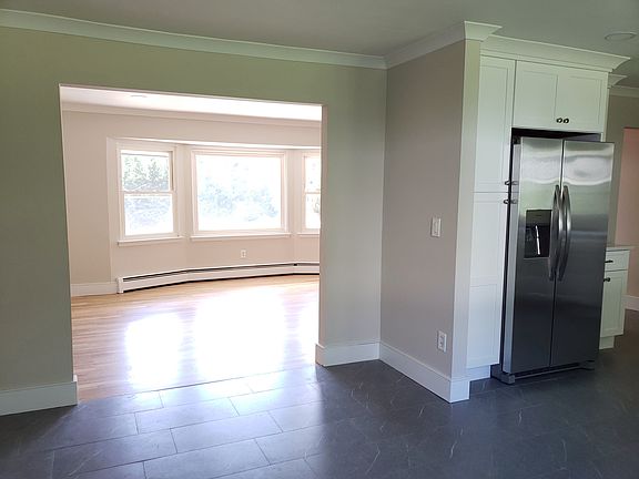 4th image of 34 Cherry Ct