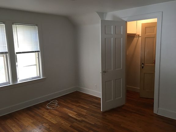 4th image of 1021 Cambridge Dr #4