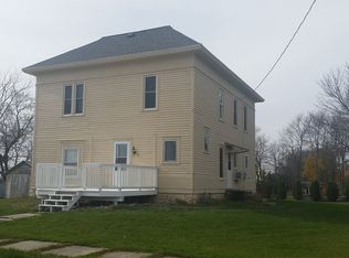 420 S 2nd St, Hawkeye, IA 52147