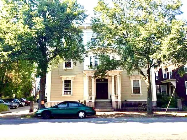 392 Essex St, Salem, MA 01970